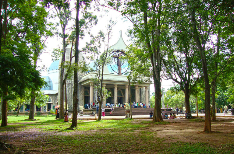 Basilika Ragama Basilica of Our Lady Ragama - Tewatta Church - Catholic Famous Location